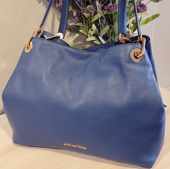 Michael Kors Handbag - Picture 2 of 13